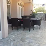Ema דירה